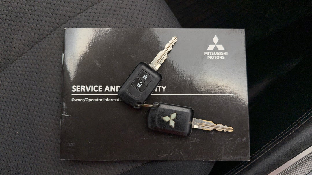 2021 Mitsubishi Triton Glx+ (4x4), Automatic, 106581 km, Key Close-up