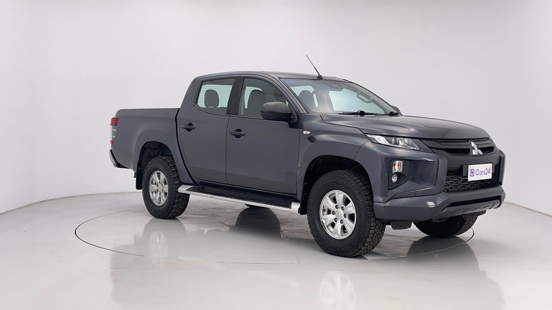 2021 Mitsubishi Triton Glx+ (4x4), Automatic, 106581 km, Right Front Diagonal (45- Degree) View