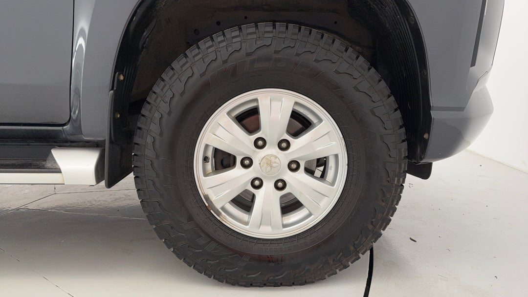 2021 Mitsubishi Triton Glx+ (4x4), Automatic, 106581 km, Right Front Wheel