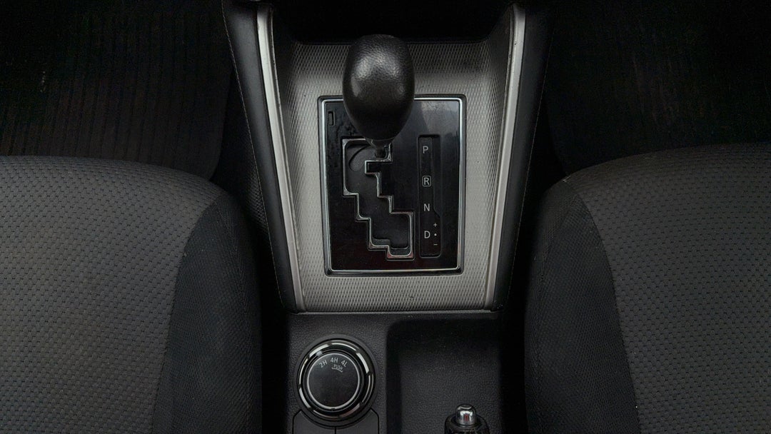 2021 Mitsubishi Triton Glx+ (4x4), Automatic, 106581 km, Gear Lever 