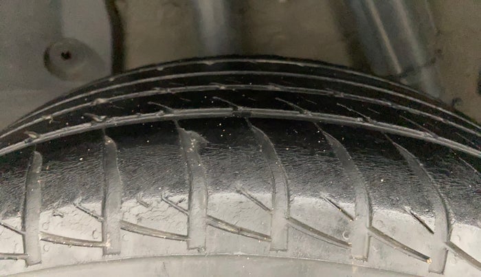 2018 Nissan Terrano XL O (D), Diesel, Manual, 96,253 km, Right Rear Tyre Tread