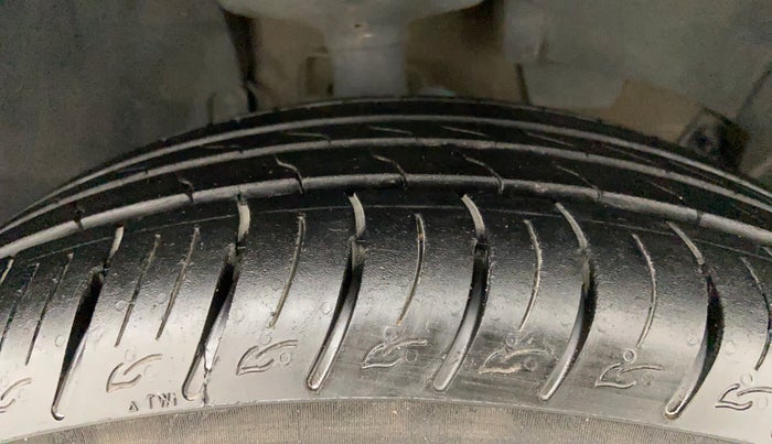 2018 Nissan Terrano XL O (D), Diesel, Manual, 96,253 km, Right Front Tyre Tread