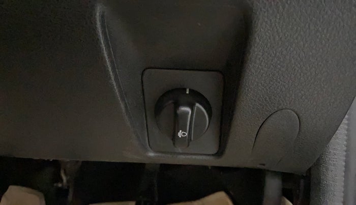 2018 Nissan Terrano XL O (D), Diesel, Manual, 96,253 km, Dashboard - Headlight height adjustment not working