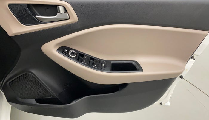 2015 Hyundai Elite i20 ASTA 1.2, Petrol, Manual, 44,382 km, Driver Side Door Panels Control