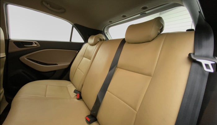 2015 Hyundai Elite i20 ASTA 1.2, Petrol, Manual, 44,382 km, Right Side Rear Door Cabin