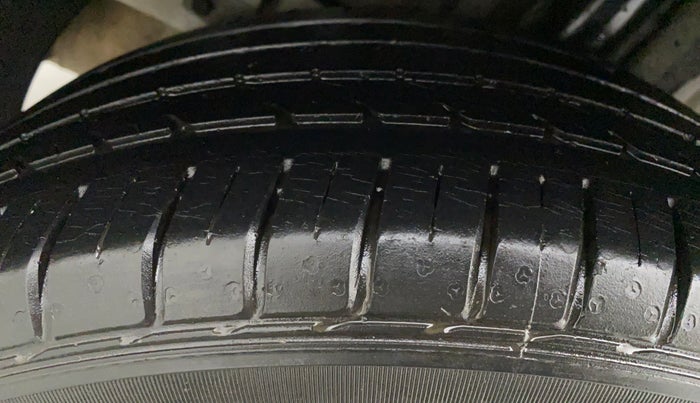 2015 Hyundai Elite i20 ASTA 1.2, Petrol, Manual, 44,382 km, Right Rear Tyre Tread