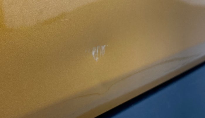 2019 Renault TRIBER RXZ, Petrol, Manual, 98,875 km, Dicky (Boot door) - Slightly dented