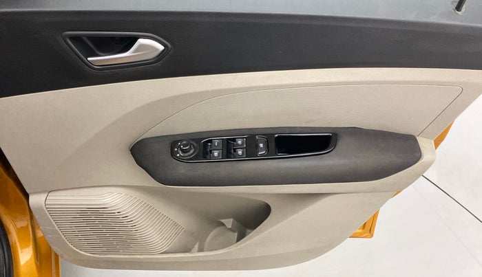 2019 Renault TRIBER RXZ, Petrol, Manual, 98,875 km, Driver Side Door Panels Control