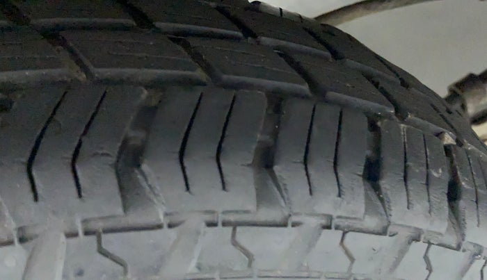 2016 Maruti Alto 800 LXI, Petrol, Manual, 32,189 km, Right Rear Tyre Tread