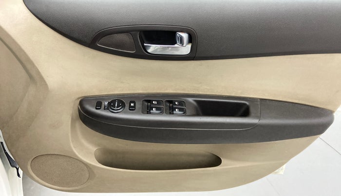 2012 Hyundai i20 ASTA 1.2, Petrol, Manual, 60,167 km, Driver Side Door Panels Control