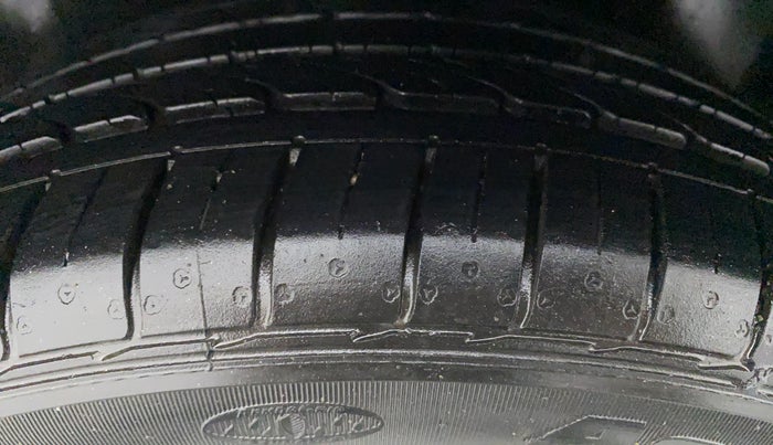 2019 Maruti Ciaz ALPHA 1.5 SHVS PETROL, CNG, Manual, 19,246 km, Left Rear Tyre Tread