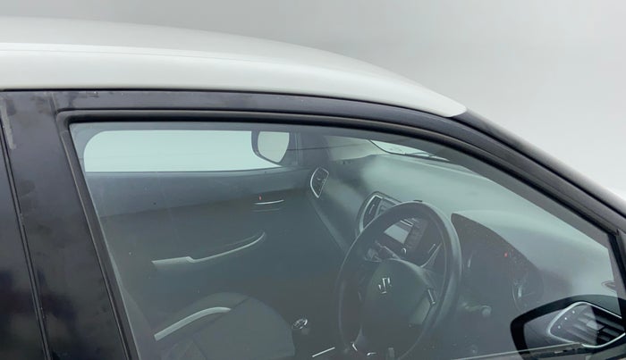 2016 Maruti Baleno DELTA PETROL 1.2, Petrol, Manual, 44,321 km, Driver-side door - Door visor damaged