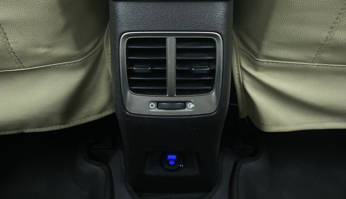 2018 Hyundai Verna 1.6 CRDI SX, Diesel, Manual, 56,082 km, Rear AC Vents