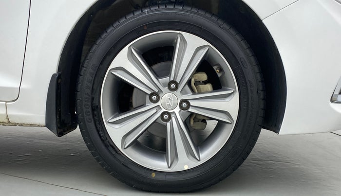 2018 Hyundai Verna 1.6 CRDI SX, Diesel, Manual, 56,082 km, Right Front Wheel