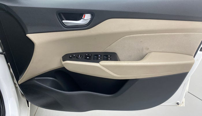 2018 Hyundai Verna 1.6 CRDI SX, Diesel, Manual, 56,082 km, Driver Side Door Panels Control
