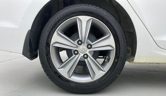 2018 Hyundai Verna 1.6 CRDI SX, Diesel, Manual, 56,082 km, Right Rear Wheel