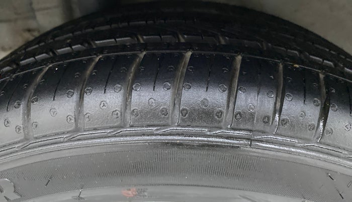 2018 Hyundai Verna 1.6 CRDI SX, Diesel, Manual, 56,082 km, Right Rear Tyre Tread