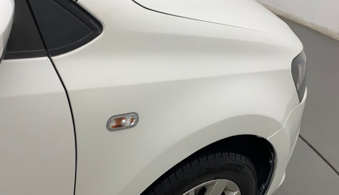 2015 Volkswagen Polo HIGHLINE1.2L, Petrol, Manual, 64,998 km, Right fender - Paint has minor damage