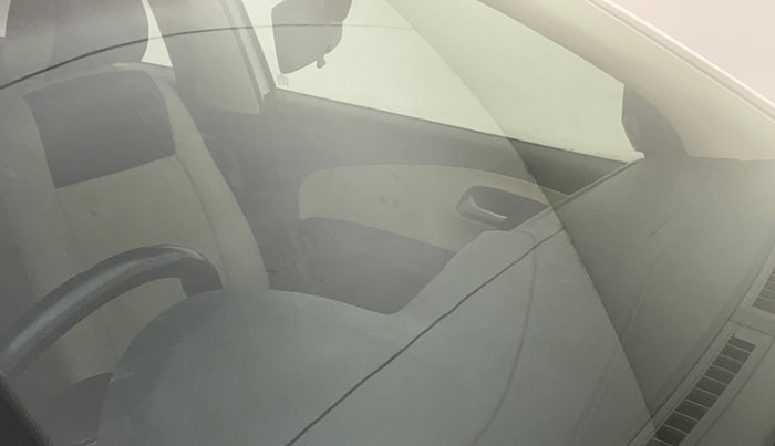 2015 Volkswagen Polo HIGHLINE1.2L, Petrol, Manual, 64,998 km, Front windshield - Minor spot on windshield