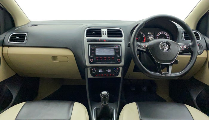 2015 Volkswagen Polo HIGHLINE1.2L, Petrol, Manual, 64,998 km, Dashboard