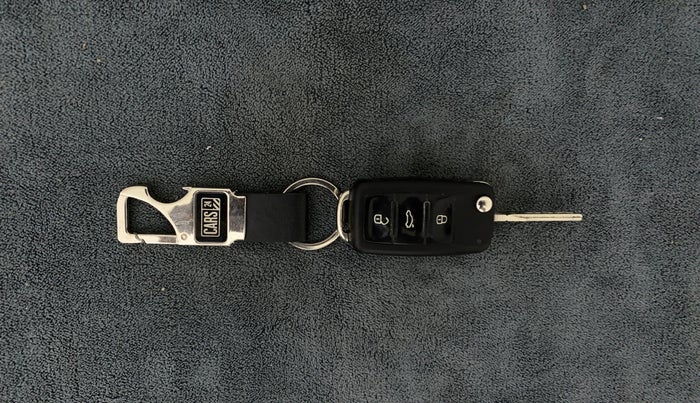 2015 Volkswagen Polo HIGHLINE1.2L, Petrol, Manual, 64,998 km, Key Close Up