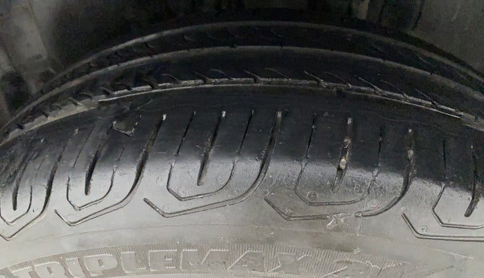 2015 Volkswagen Polo HIGHLINE1.2L, Petrol, Manual, 64,998 km, Left Rear Tyre Tread