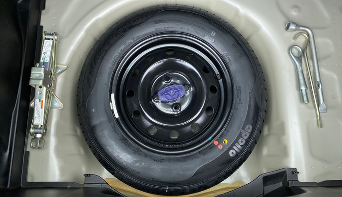 2019 Maruti Swift VXI D, Petrol, Manual, 34,574 km, Spare Tyre