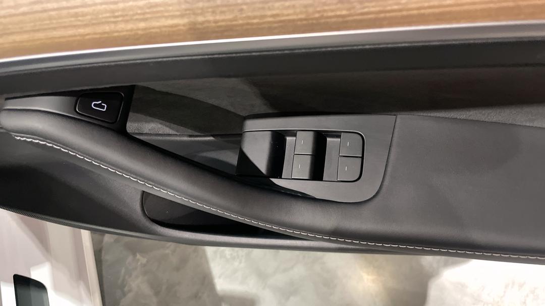 2023 Tesla Model 3 Long Range, Automatic, 38277 km, Drivers Side Door Panel Controls