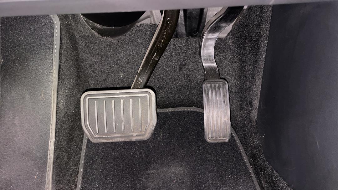 2023 Tesla Model 3 Long Range, Automatic, 38277 km, Pedals and Footmat