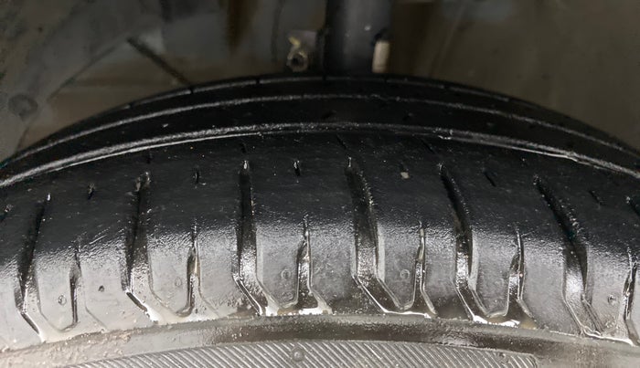 2021 Maruti XL6 ALPHA AT, Petrol, Automatic, 45,008 km, Left Front Tyre Tread