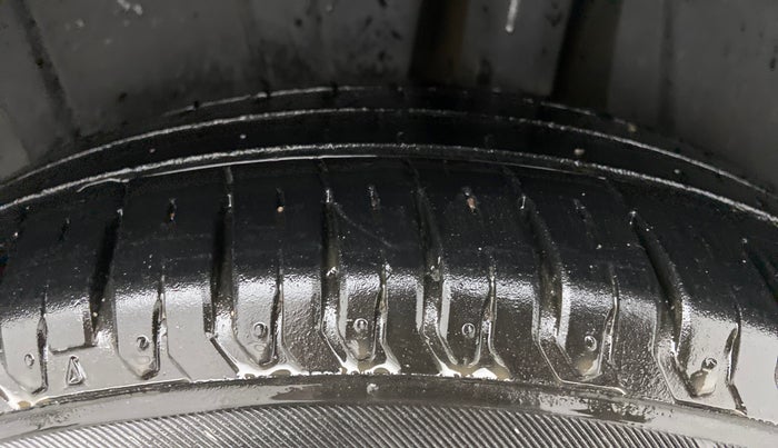 2021 Maruti XL6 ALPHA AT, Petrol, Automatic, 45,008 km, Left Rear Tyre Tread