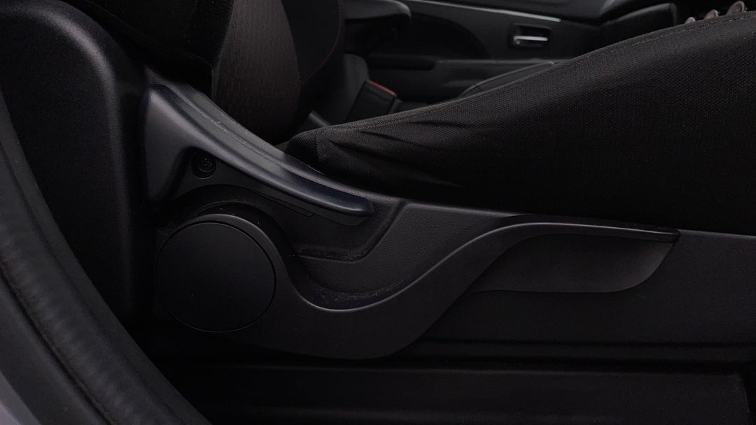 2019 Mitsubishi ASX Es Adas ( 2wd), Automatic, 79883 km, Drivers Side Adjustment Panel