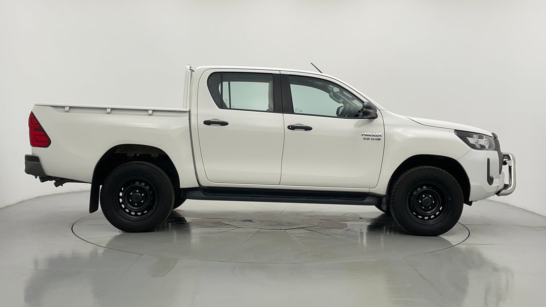 2021 Toyota Hilux Sr Hi-rider (4x2), Automatic, 57620 km, Right Side View