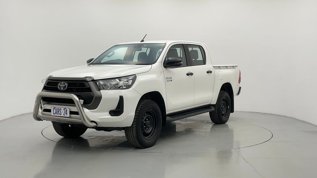 2021 Toyota Hilux Sr Hi-rider (4x2), Automatic, 57620 km, Left Front Diagonal (45- Degree) View