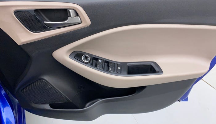 2016 Hyundai Elite i20 MAGNA 1.2, Petrol, Manual, 26,205 km, Driver Side Door Panels Control