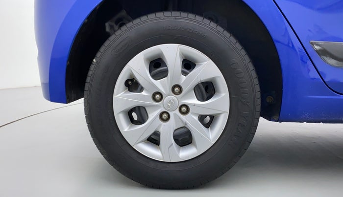 2016 Hyundai Elite i20 MAGNA 1.2, Petrol, Manual, 26,205 km, Right Rear Wheel