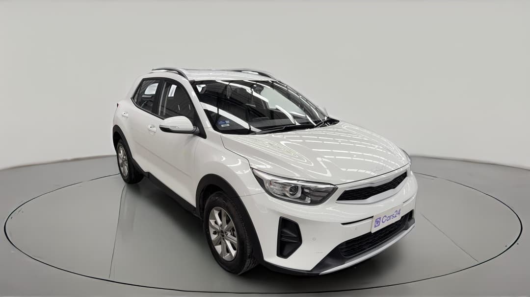 2024 Kia Stonic S, Automatic, 56956 km, Right Front Diagonal (45- Degree) View