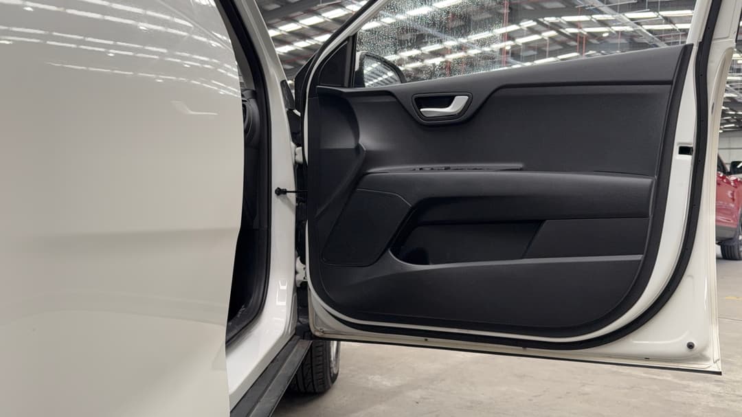 2024 Kia Stonic S, Automatic, 56956 km, Speaker View