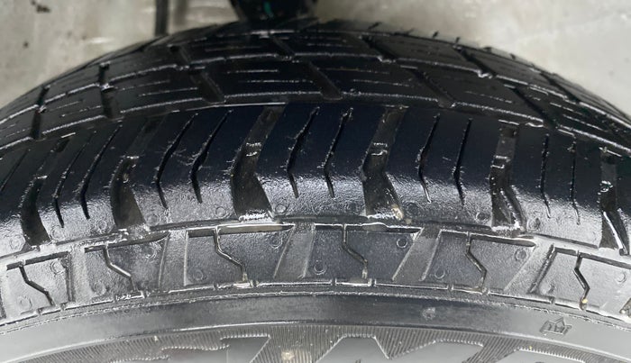 2019 Maruti Alto 800 LXI, Petrol, Manual, 16,539 km, Right Front Tyre Tread
