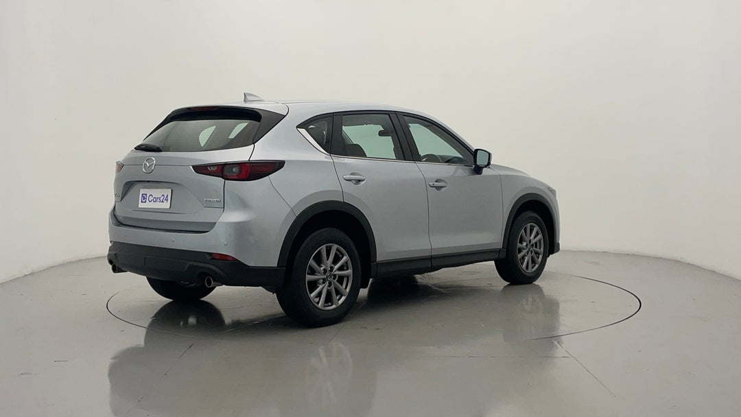 Right Back Diagonal (45- Degree) View