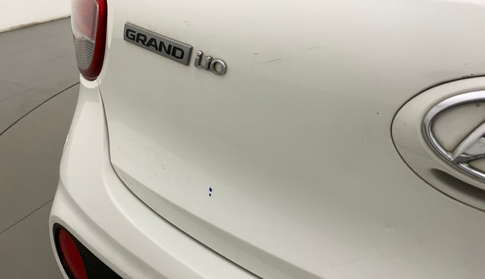 2018 Hyundai Grand i10 MAGNA 1.2 KAPPA VTVT, CNG, Manual, 47,633 km, Dicky (Boot door) - Minor scratches