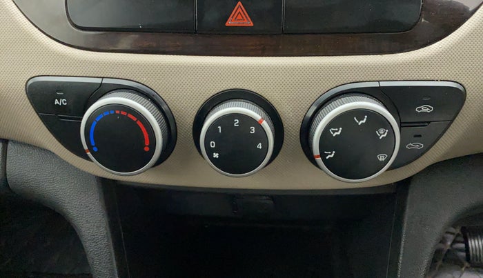 2018 Hyundai Grand i10 MAGNA 1.2 KAPPA VTVT, CNG, Manual, 47,633 km, AC Unit - Minor issue in the heater switch