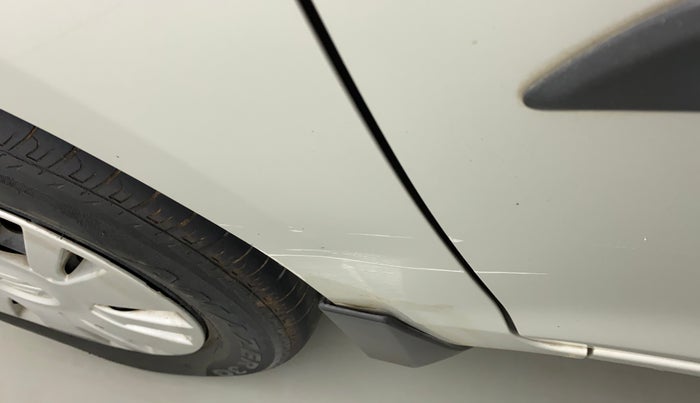 2014 Maruti Swift VXI, Petrol, Manual, 32,639 km, Left fender - Slightly dented