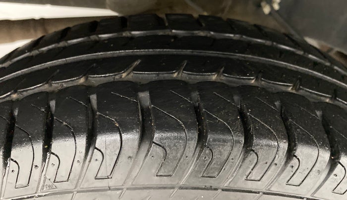 2016 Datsun Go T, Petrol, Manual, 20,216 km, Right Rear Tyre Tread