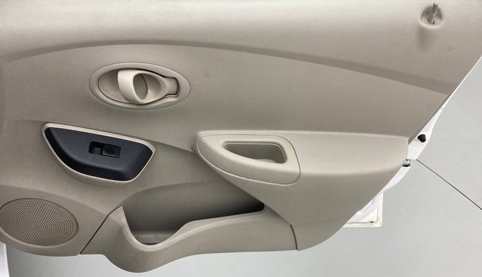 2016 Datsun Go T, Petrol, Manual, 20,216 km, Driver Side Door Panels Control