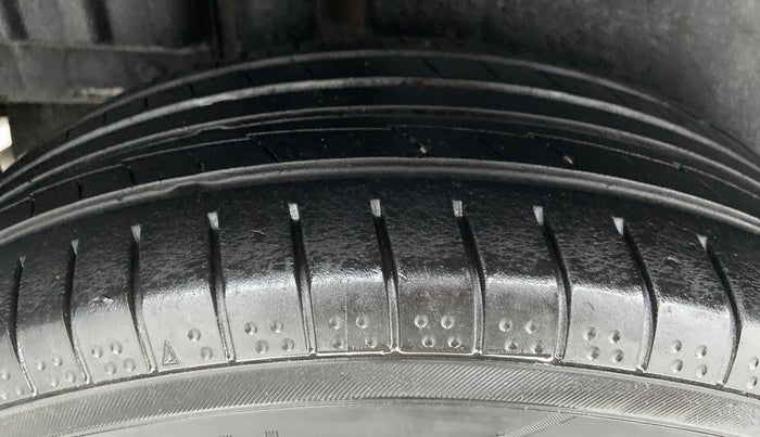 2015 Maruti Swift VDI ABS, Diesel, Manual, 57,387 km, Right Rear Tyre Tread