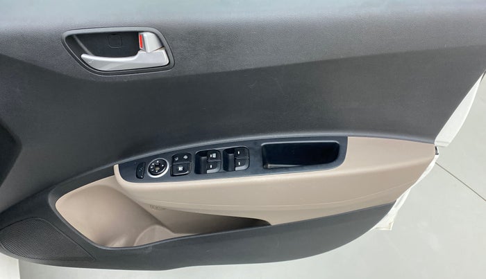 2016 Hyundai Grand i10 SPORTZ 1.2 KAPPA VTVT, Petrol, Manual, 36,393 km, Driver Side Door Panels Control