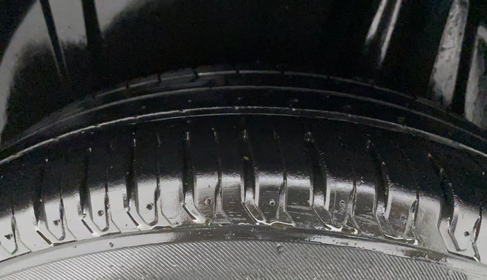 2021 Maruti XL6 ZETA MT, Petrol, Manual, 31,206 km, Left Rear Tyre Tread