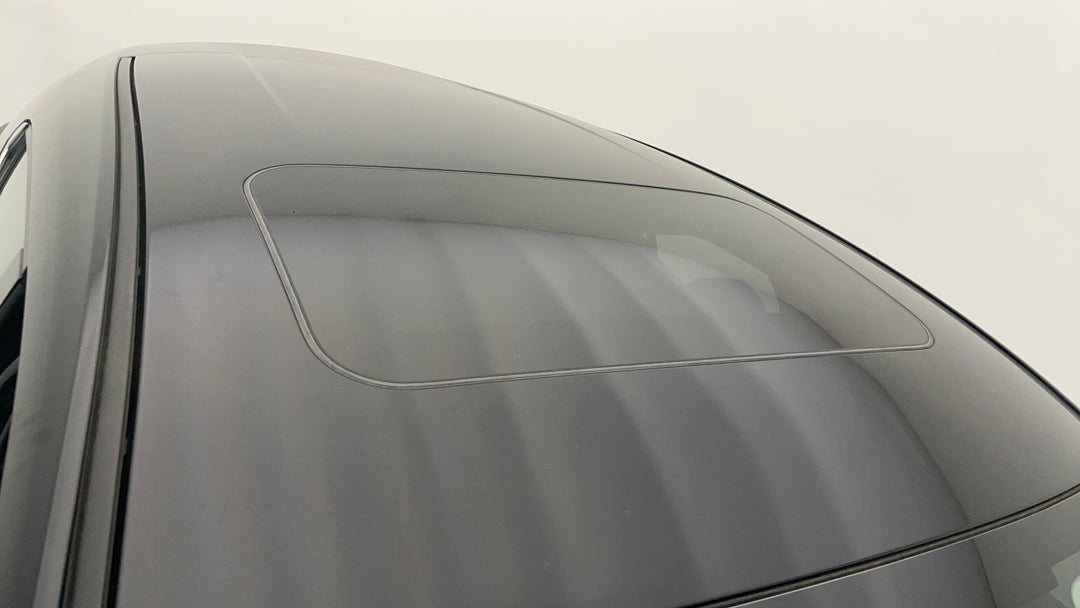 Roof/Sunroof View