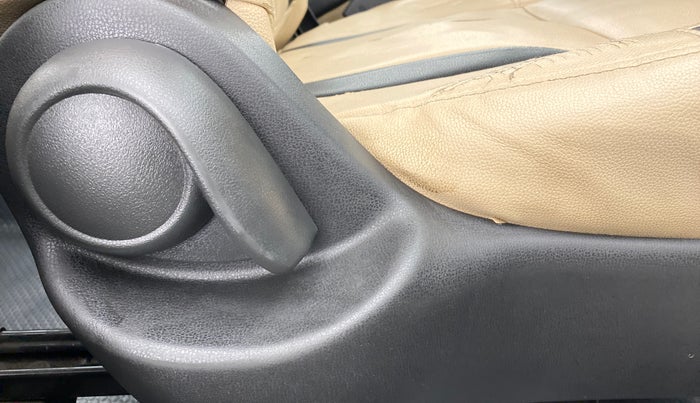 2016 Nissan Micra Active XV S, Petrol, Manual, 80,375 km, Driver Side Adjustment Panel